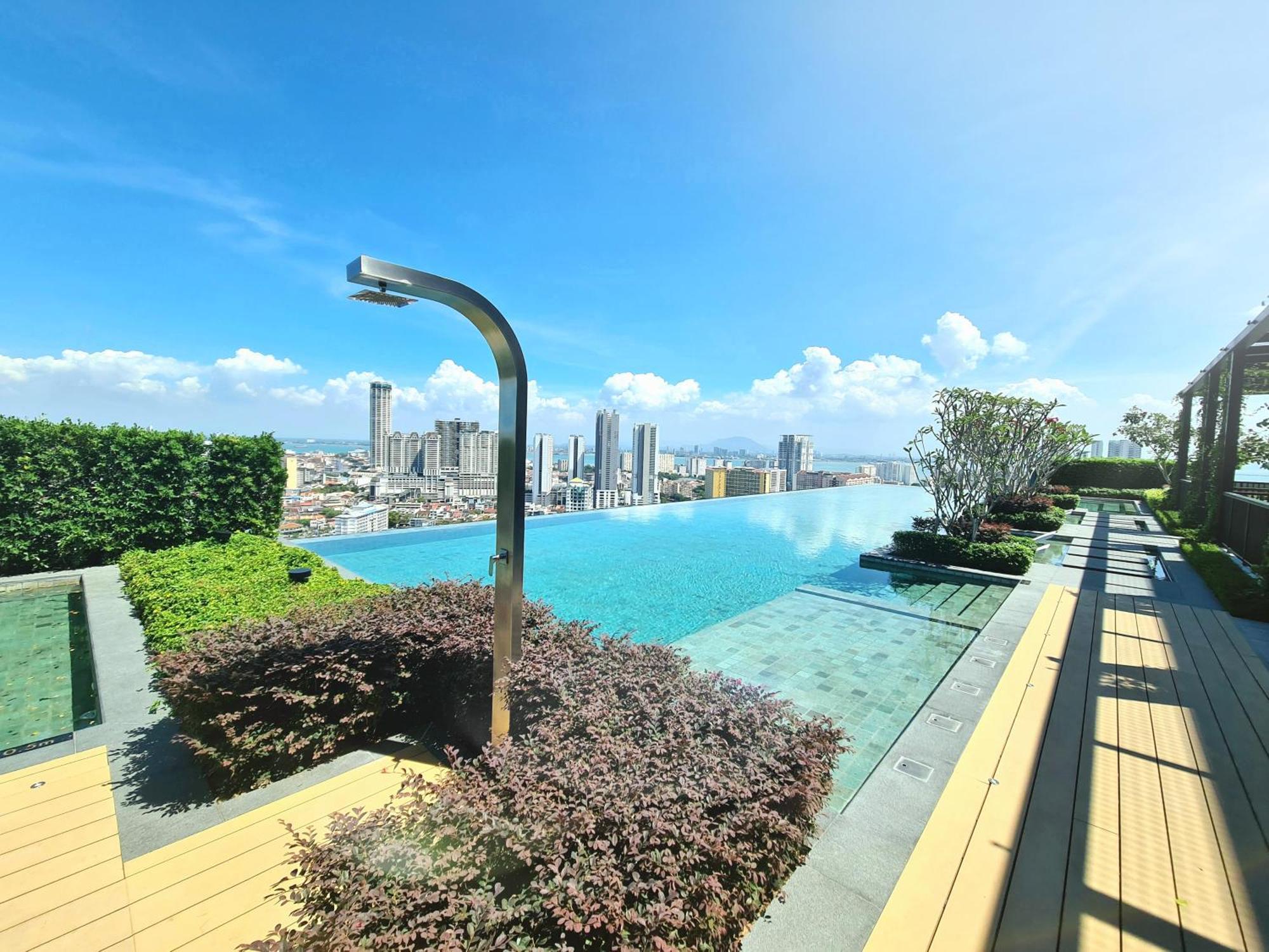 Beacon Executive Suite - Skypool Penang View George Town Bagian luar foto